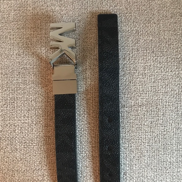 MICHAEL MICHAEL KORS Reversible Belt - Picture 2 of 4